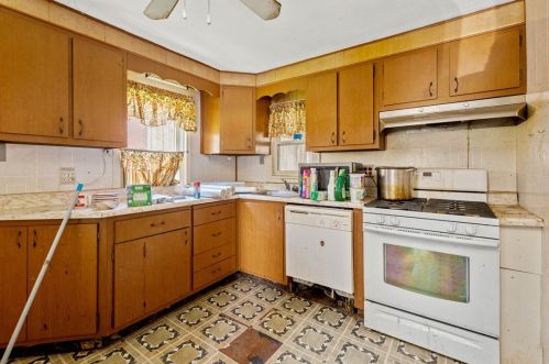 210 Sunny Dr, Pittsburgh PA  15236-2665 exterior