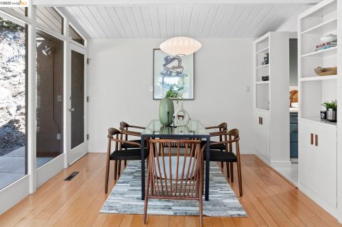 4985 Hedge Ln, Oakland CA  94602-2641 exterior