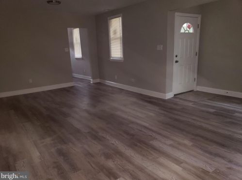 476 Deptford Ave, West Deptford NJ  08093-2108 exterior