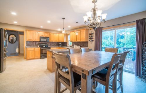 1180 Auburn Rd, West Bend, WI 53090-5465