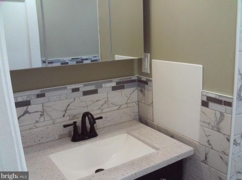 5851 Hope St, Philadelphia PA  19120-2411 exterior
