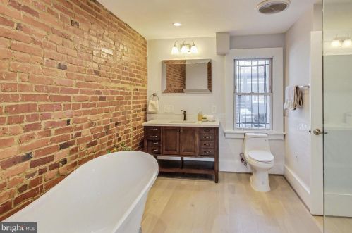 2119 1st St, Washington DC  20001-1004 exterior