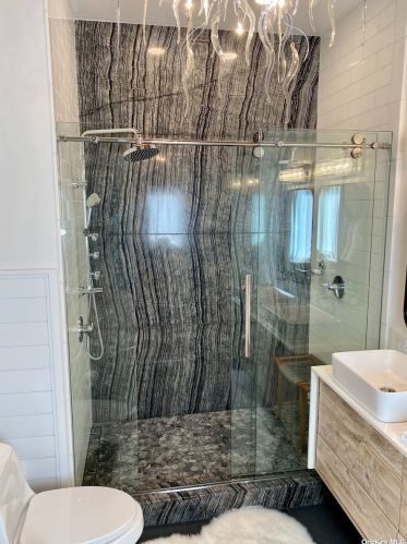 326 Lido Promenade, North Lindenhurst NY  11757-6600 exterior