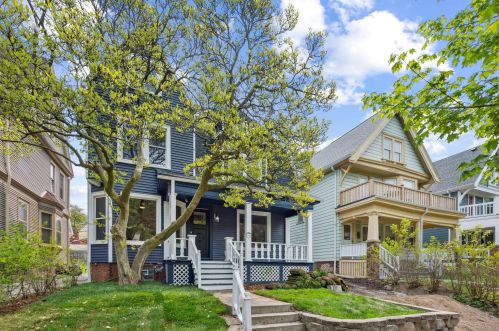 2750 Murray Ave, Milwaukee WI  53211-3645 exterior