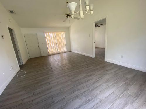 1361 Bellevue Ave, Fort Pierce FL  34953-1210 exterior