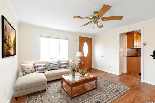 707 Soma Ave, North Bellmore, NY 11710-3845