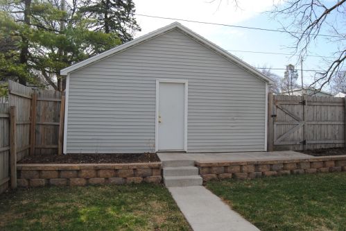 3741 60, Milwaukee WI 53216-2131 exterior