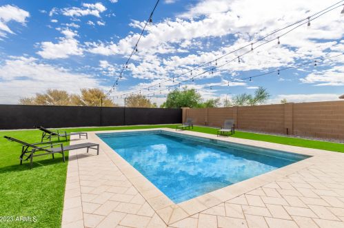 4009 79th Dr, Phoenix AZ  85043-3502 exterior