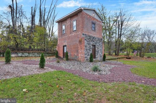 479 River Rd, York Haven, PA 17370-9027