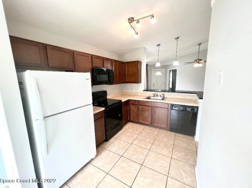 4825 29th Ave, Vero Beach, FL 32967-6276