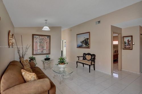 6923 30th Ln, Hialeah, FL 33018-5281