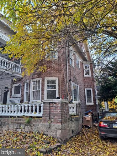 1339 Dekalb St, Norristown PA  19401-3403 exterior