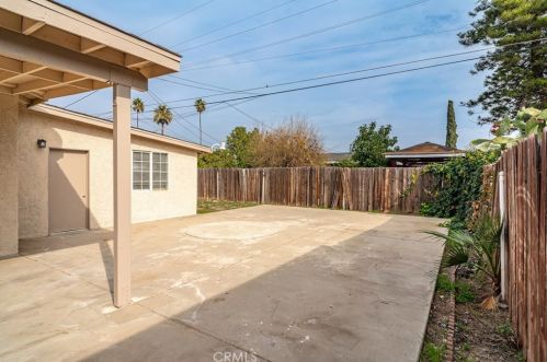 691 Date Ave, Rialto CA  92376-7006 exterior