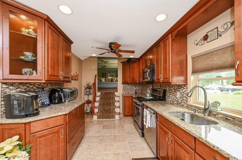 114 Fischer Ave, Islip Terrace NY  11752-2331 exterior