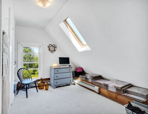 4 Merrick Ave, Brookfield, MA 01506-1537