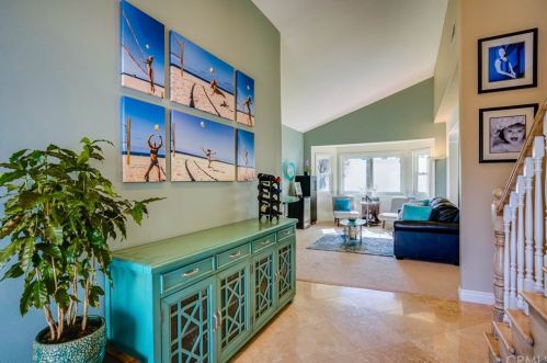 2208 Huntington Ln, Redondo Beach, CA 90278-4311