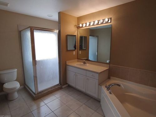 101 18 Ave, Cape Coral FL  33990-1840 exterior