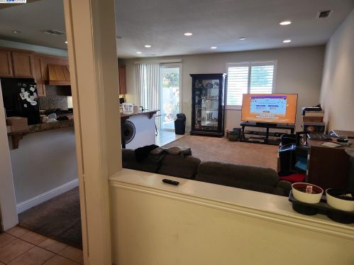 1549 Maple Valley St, Manteca CA 95336-5127 exterior