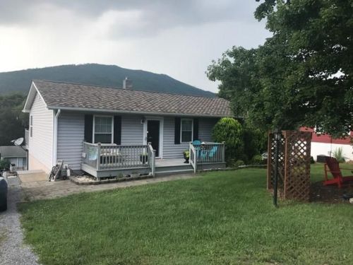 37 Spottswood Ave, Lithia, VA 24066-5157