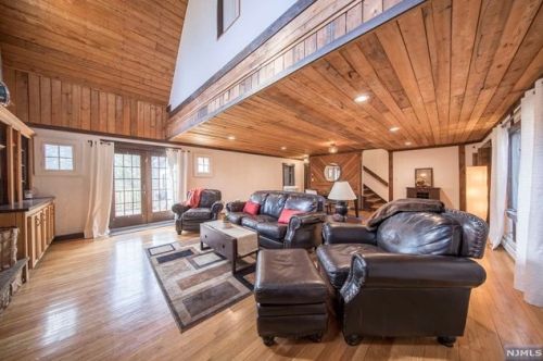 50 Jacquelin Ave, Ho Ho Kus NJ  exterior