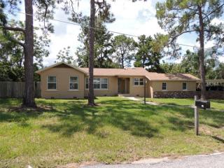 922 Caroline St, Tavares, FL 32778-3409