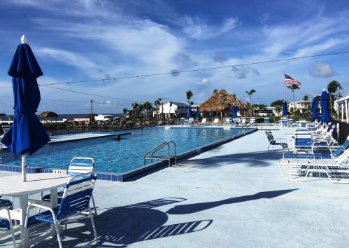 618 Emerald Dr, Key Largo FL 33037-3850 exterior