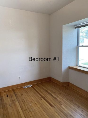 606 Main St, Dodgeville, WI 53533-1132