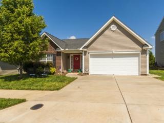 4011 Pepperbush Dr, Greensboro, NC 27405-8211