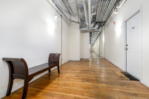 390 Charles St, Bridgeport CT  06606-5651 exterior