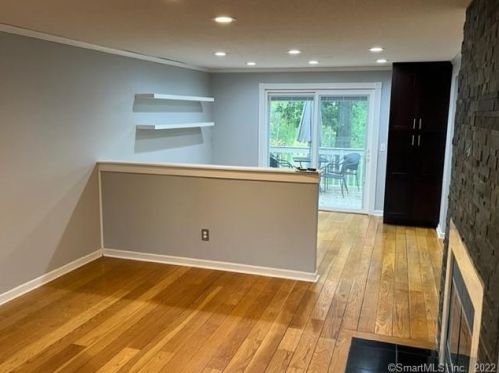2105 Meadowview Dr, East Windsor, CT 06088-9120