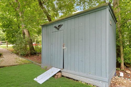53 Spring Ln, Milford CT  06460-3209 exterior