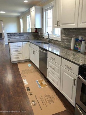 250 Seabreeze Ave, Middletown, NJ 07748-5470