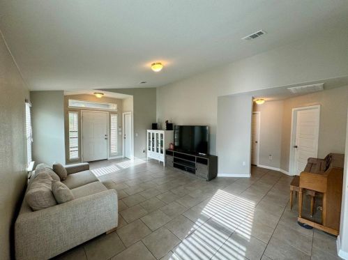 416 Purple Martin Ave, Uhland TX  78640 exterior