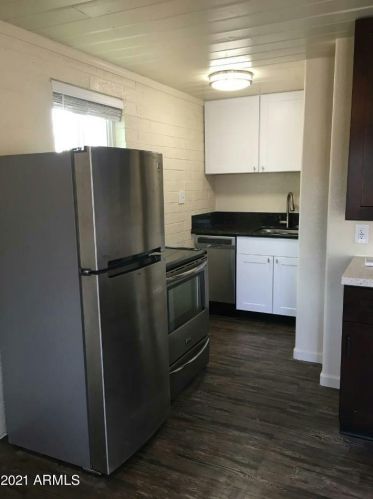 623 Country Club Dr, Mesa, AZ 85201-4908