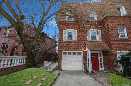 85-08 Parsons Blvd, Jamaica, NY 11432-1044