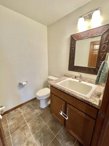 401 Sweetflag Ave, Fond Du Lac WI  54935-1875 exterior