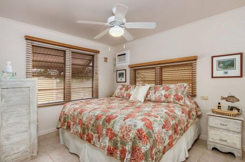 4995 Curlew Dr, Saint James City FL  33956-2826 exterior