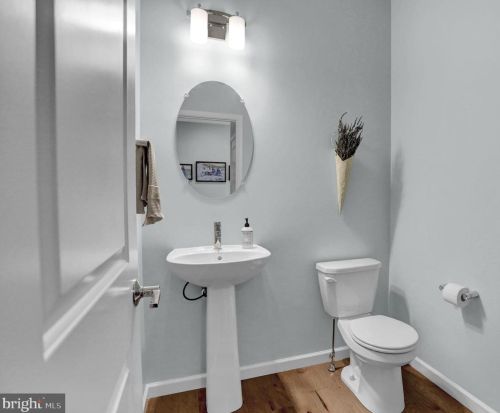 15 Waverly Ln, Carlisle PA  17015-7119 exterior