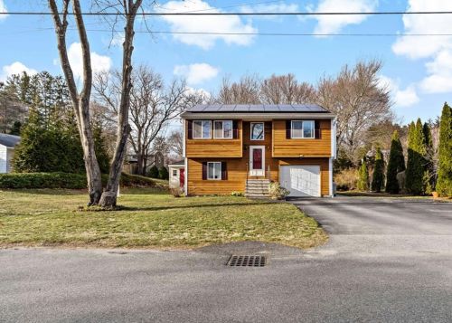 105 Nepaug Rd, South Kingstown RI  02882-2303 exterior