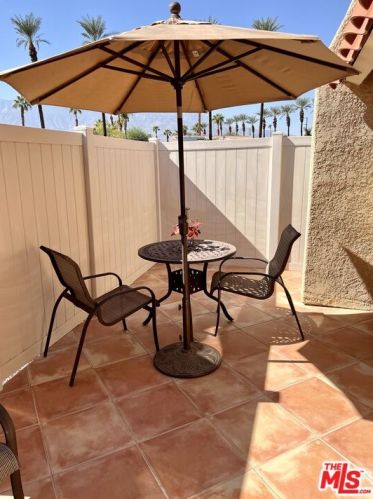69517 Encanto Ct, Rancho Mirage CA  92270-1238 exterior