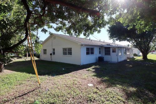 4991 Springwood Ct, Pinellas Park FL  33782-3522 exterior