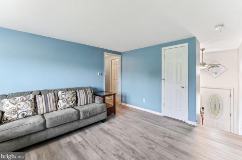 14 Tara Dr, New Castle DE  19720-4068 exterior