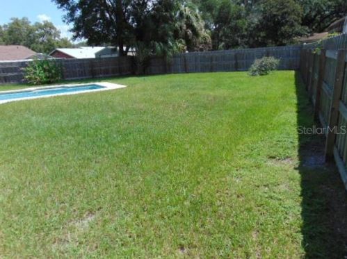 1004 Wildrose Dr, Lutz FL  33549-5656 exterior