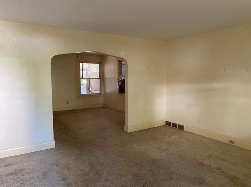 712 Gaskill Ave, Jeannette PA  15644-3302 exterior