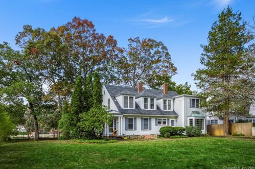 28 Riverside Dr, Waterford, CT 06385-1407