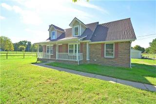 136 Durham Rd, Clarksville, TN 37043-7211