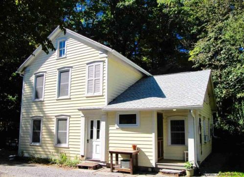403 Saugerties Rd, West Saugerties, NY 12477-3149