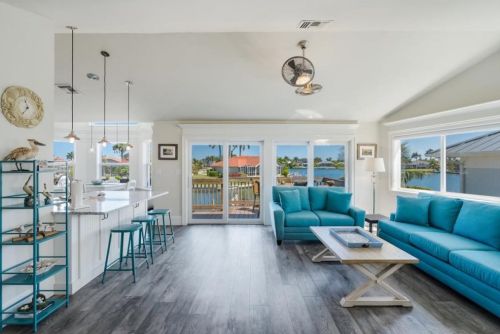 1672 Villa Ct, Marco Island, FL 34145-5135