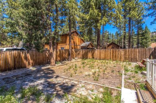 901 Myrtle Ave, Big Bear City CA  92314-9790 exterior