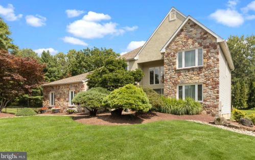 21 Longstem Ln, Southampton, PA 18954-1089